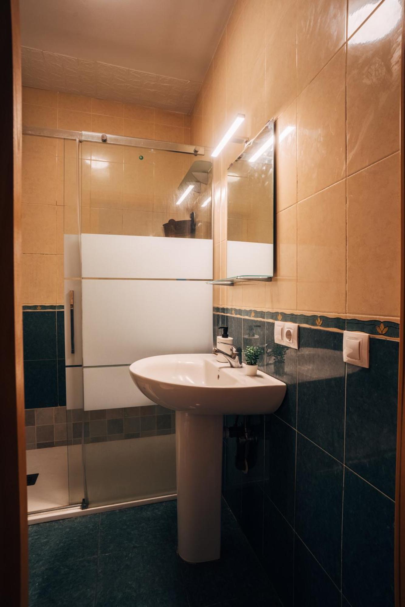 فيلا Atp San Cristobal A 5 Minutos De Puerta Purchena - Alcazaba - Catedral - Wifi Gratis! المرية المظهر الخارجي الصورة